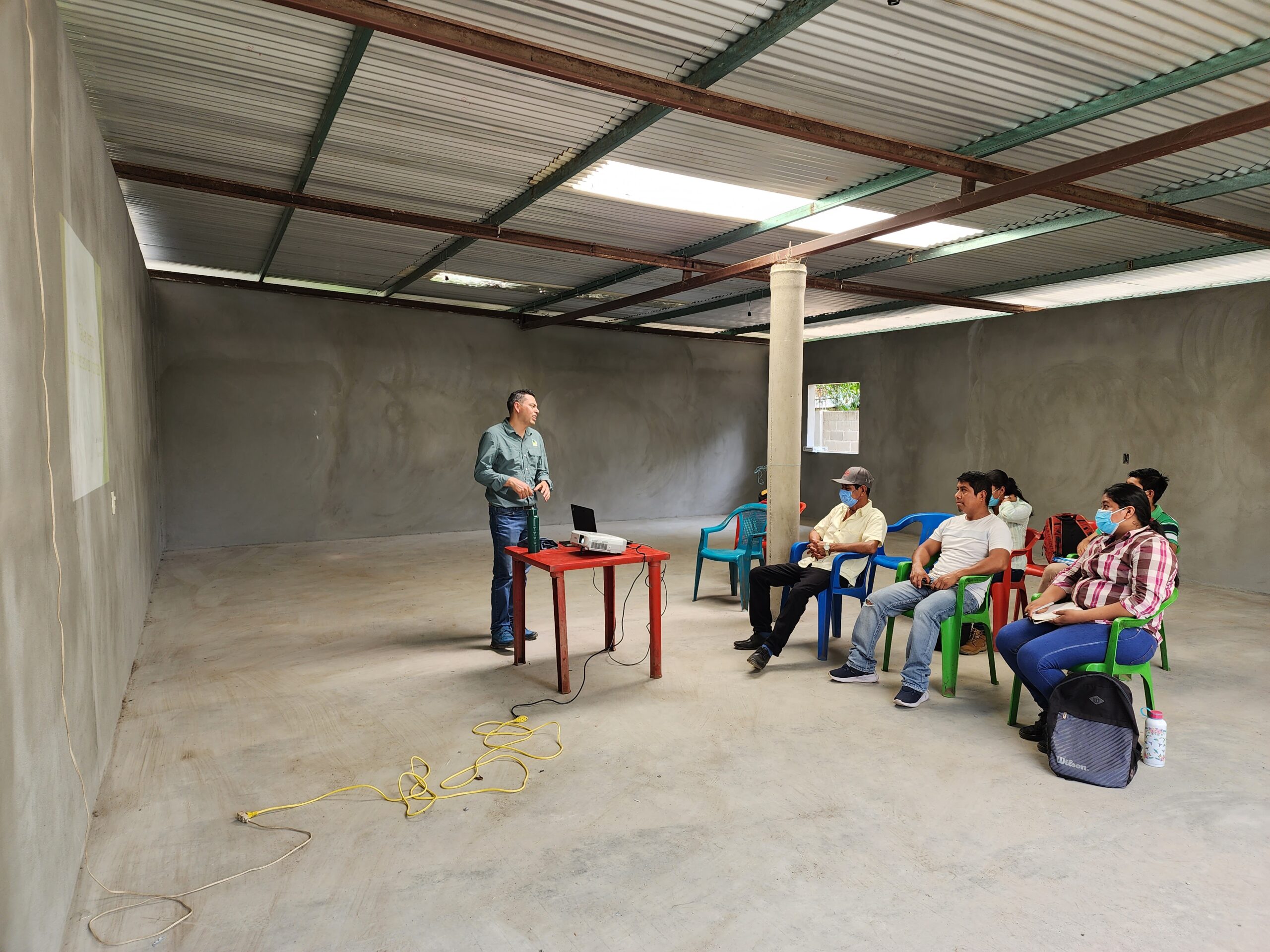 DERMAC training of community promoters and project technicians in accounting and administration of rural businesses in Mexico.